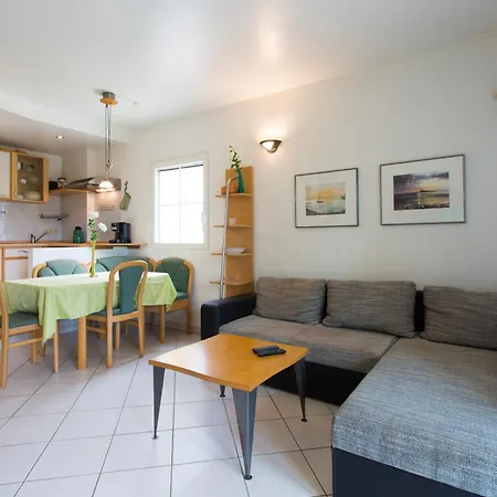 Green Oasis Apartment